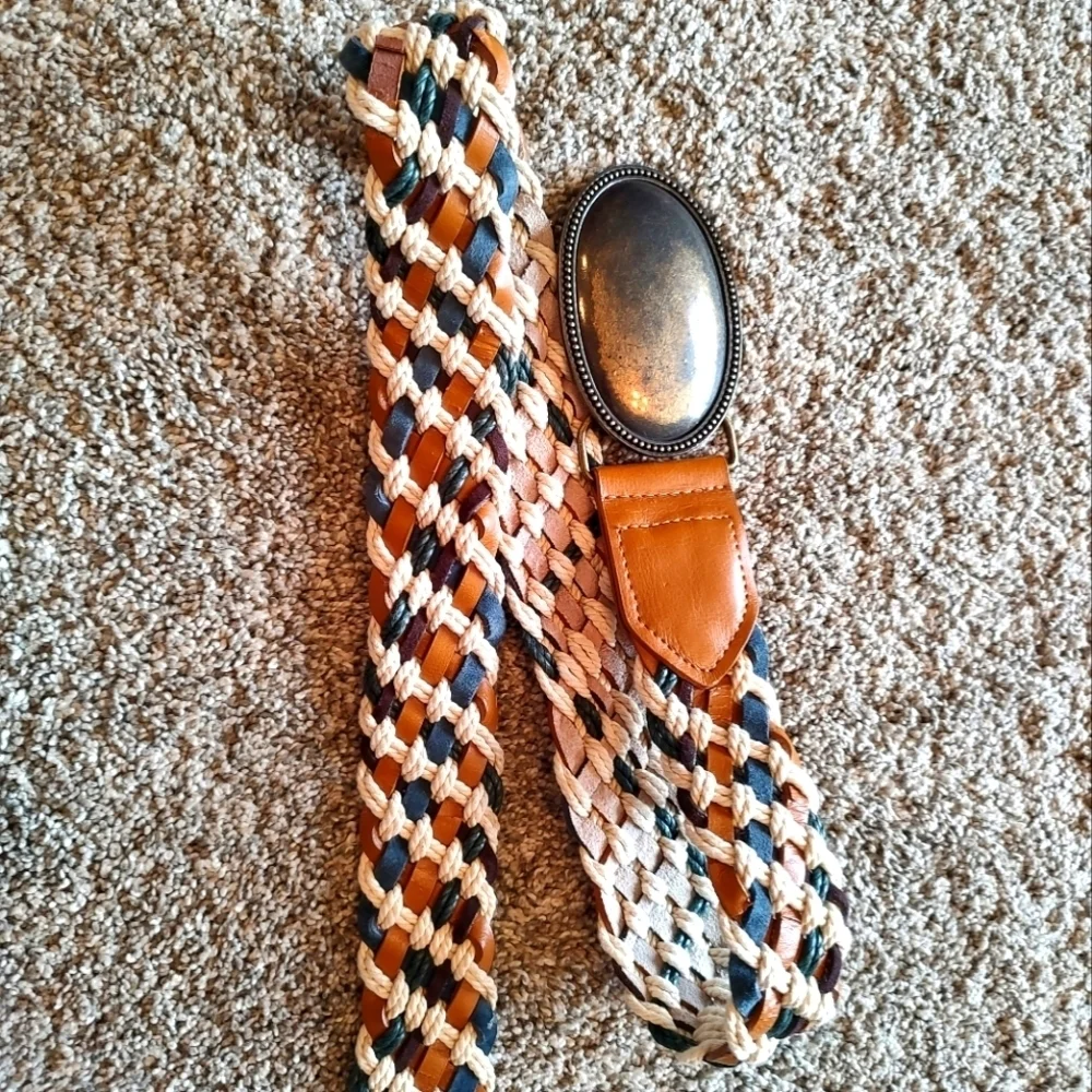 Belt L/XL narrow woven leather in shades of brown and navy!